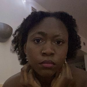 Meet your Posher, Maya